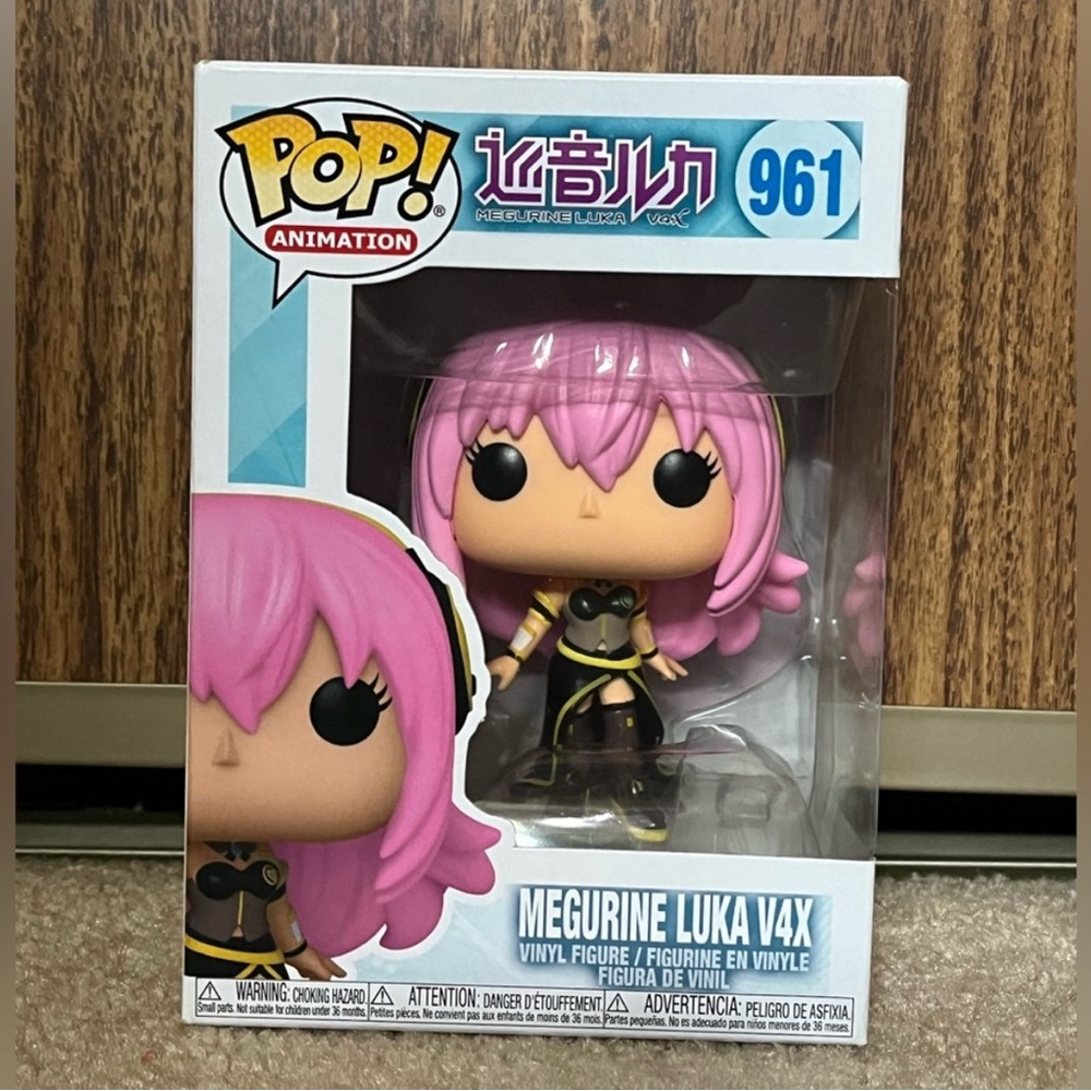 ⭕️megurine luka v4x funko pop nwt